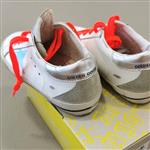Golden Goose Sneakers e Trainers bianco e celeste, lacci orange fluo - immagine 3