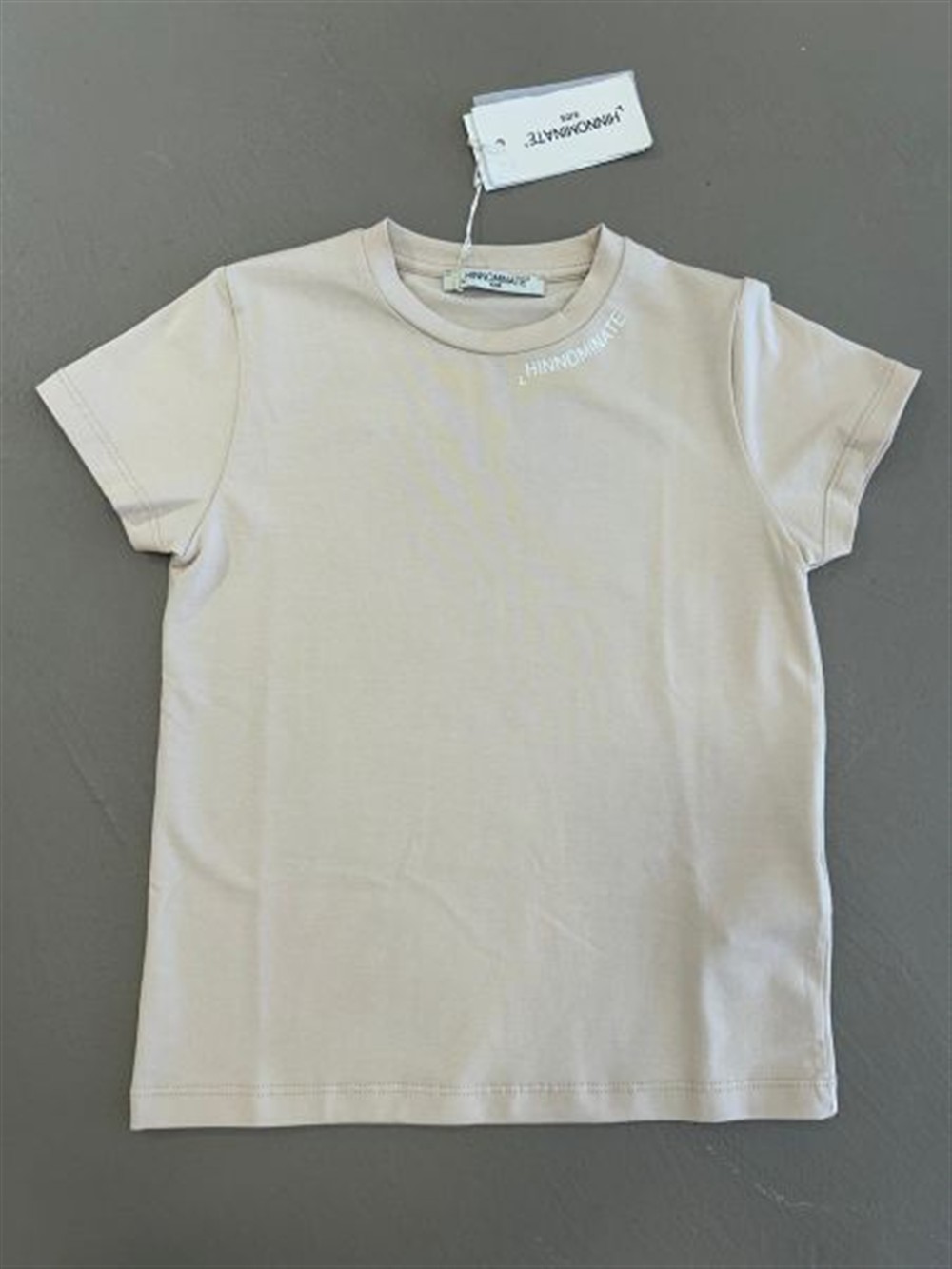 Hinnominate_T-shirt_sabbia_con_micro_logo_bianco Hinnominate T-shirt sabbia con micro logo bianco - immagine 1