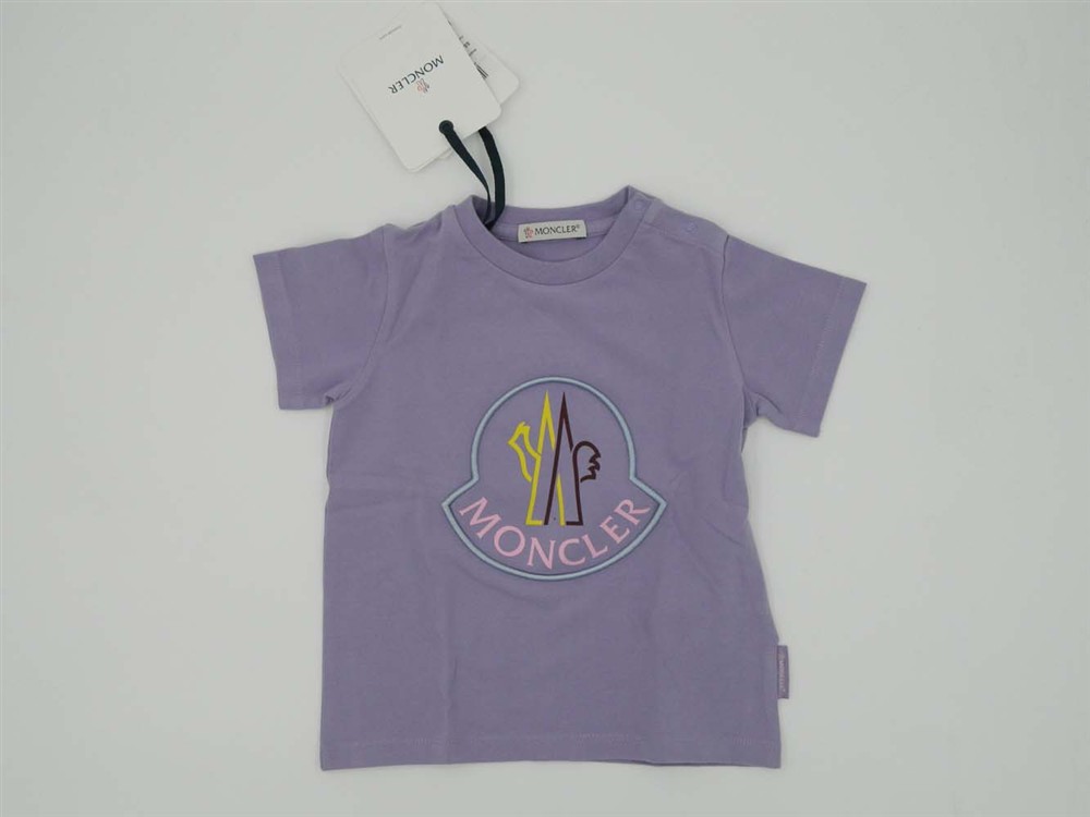 Moncler_T-shirt_manica_corta_viola_con_stampa_centrale_colorata Moncler T-shirt manica corta viola con stampa centrale colorata - immagine 1