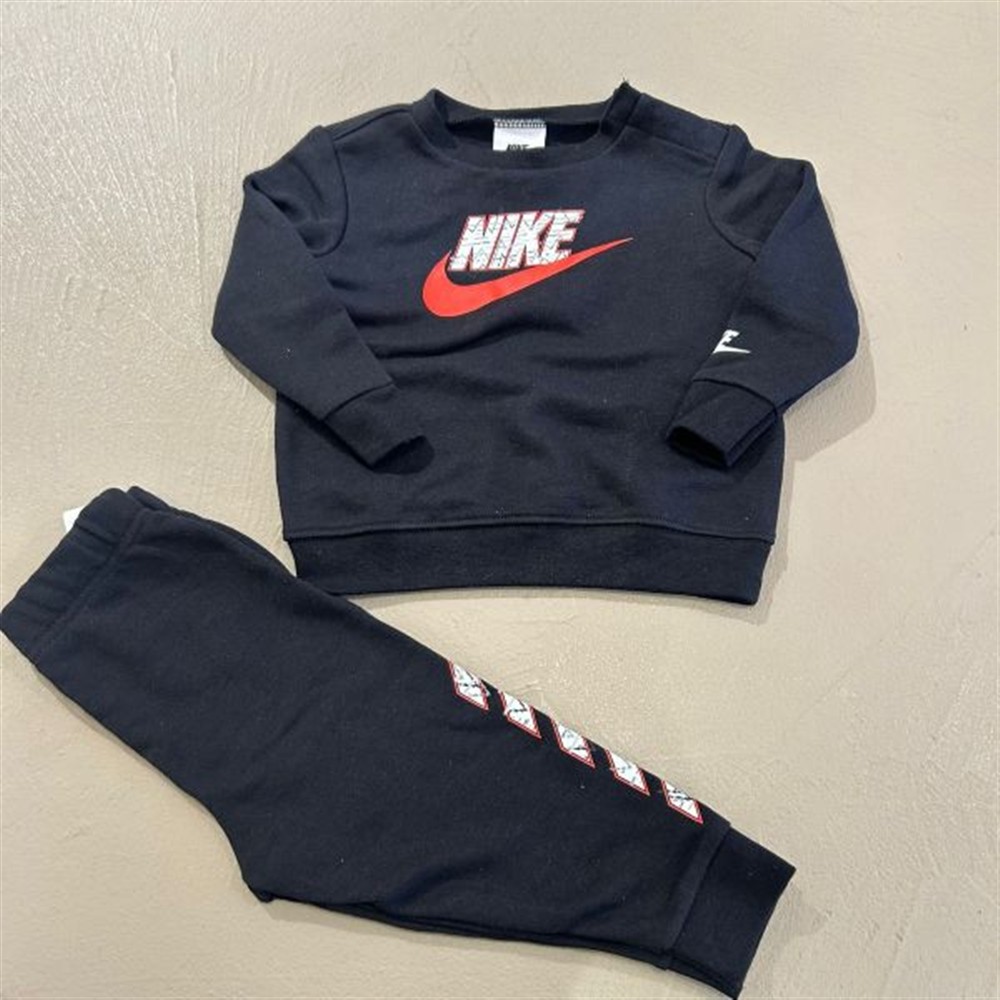 nike_set_2_pezzi_felpa_e_pantalone nike set 2 pezzi felpa e pantalone - immagine 1